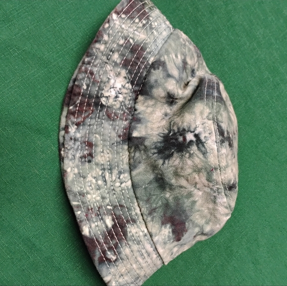 Tie-Dye Bucket Hat - Picture 4 of 5